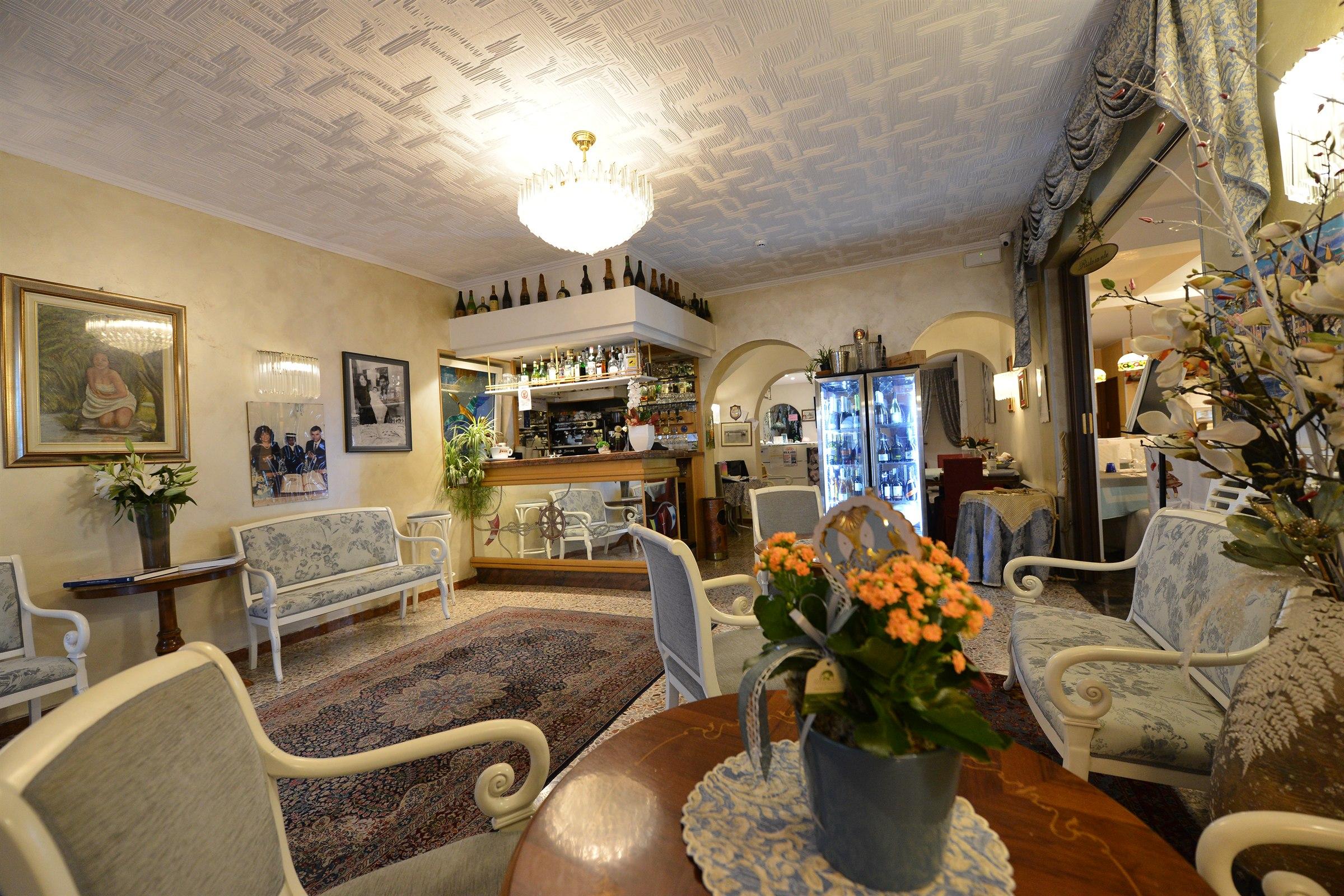 Soggiorno bianco dell’Albergo Ristorante Fabrizio
